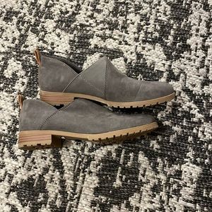 Dr Scholl’s gray comfort shoes. Size 6. NWOT